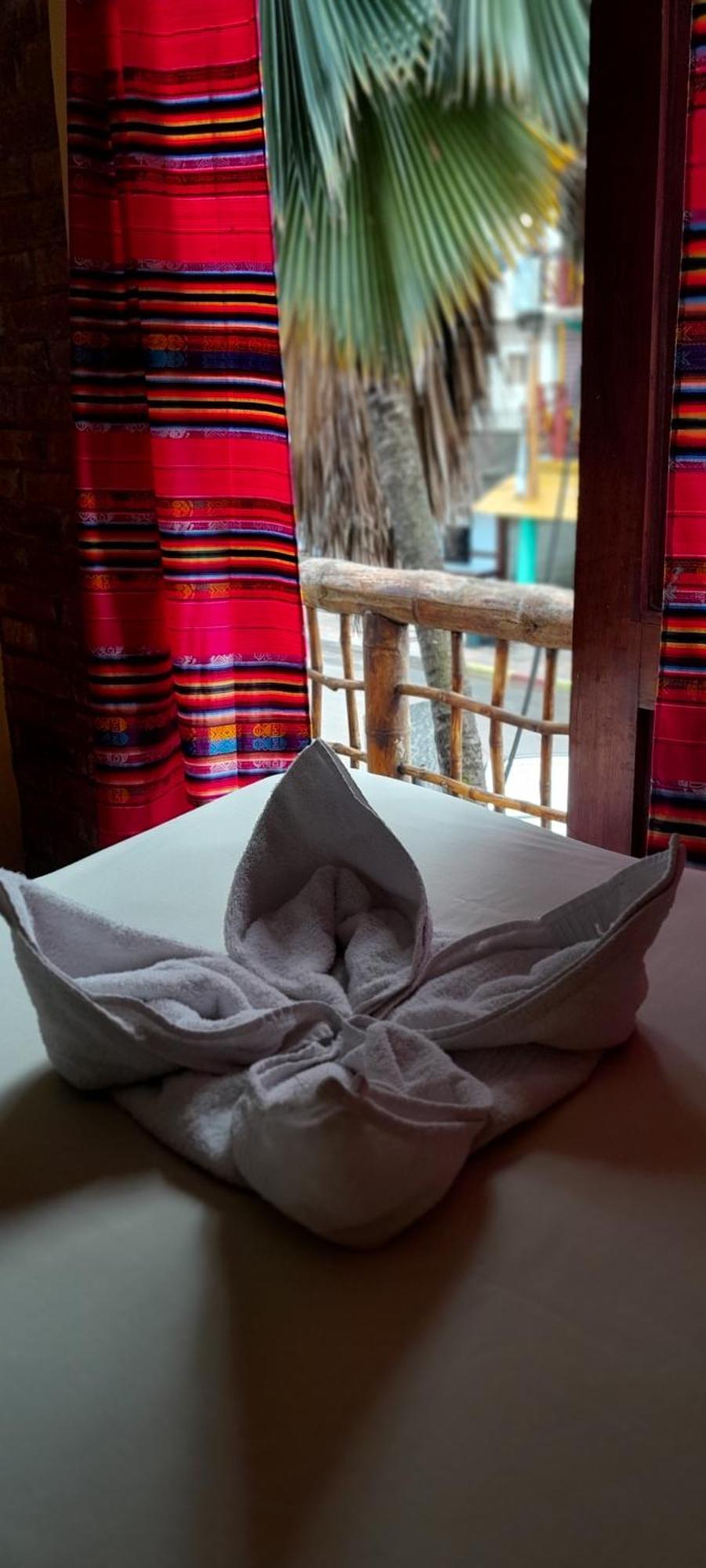 Hotel Boutique Hurvinek Montañita Exteriör bild